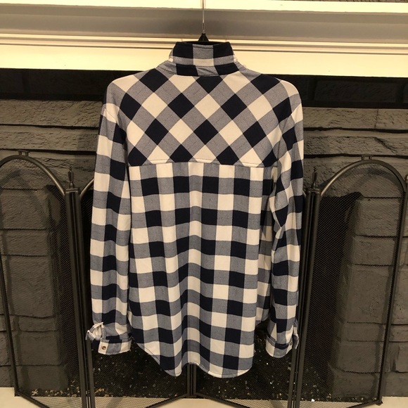 Eden & Olivia Soft Checkered Plaid Button Down - Picture 3 of 3